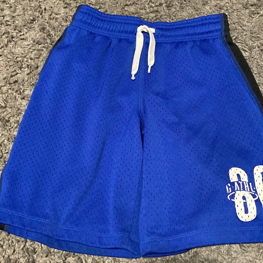 Boys GAP size 6/7 athletic shorts